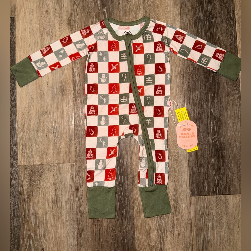 NWT Remi & Friends Bamboo Christmas Zippy (SLEEP)